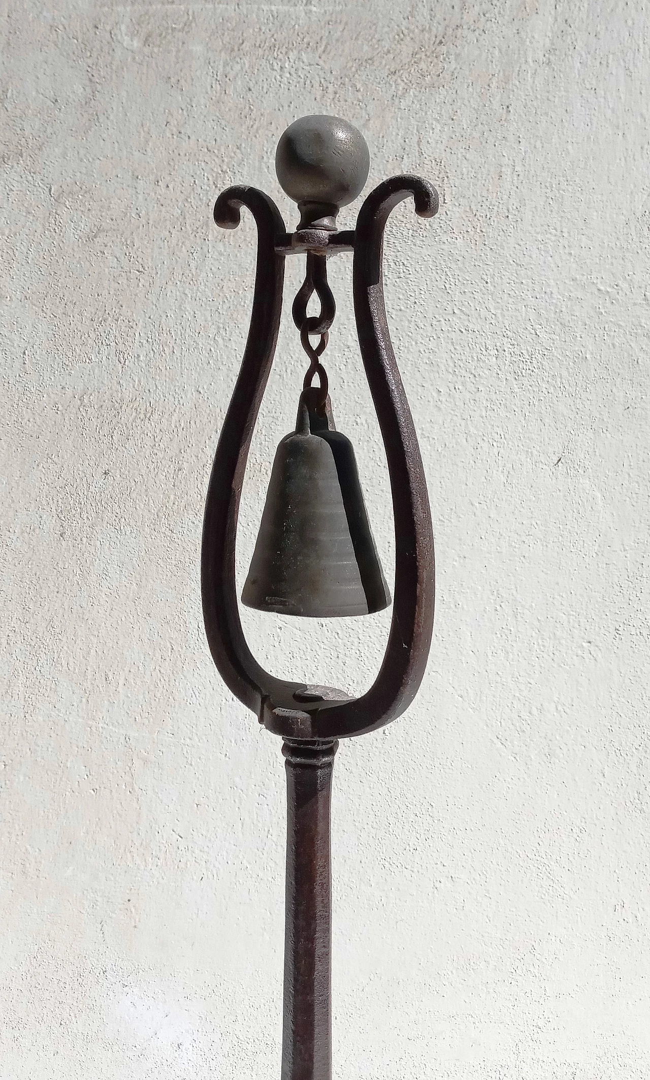 Iron bell stem with octagonal base, 19th century 7