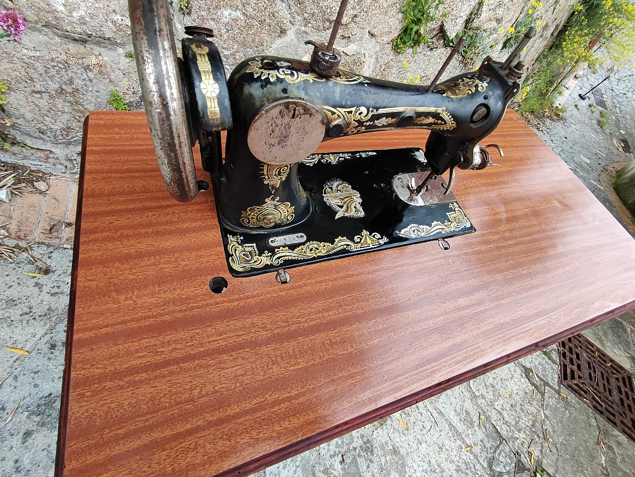 Kohler sewing machine, early 1900s 6