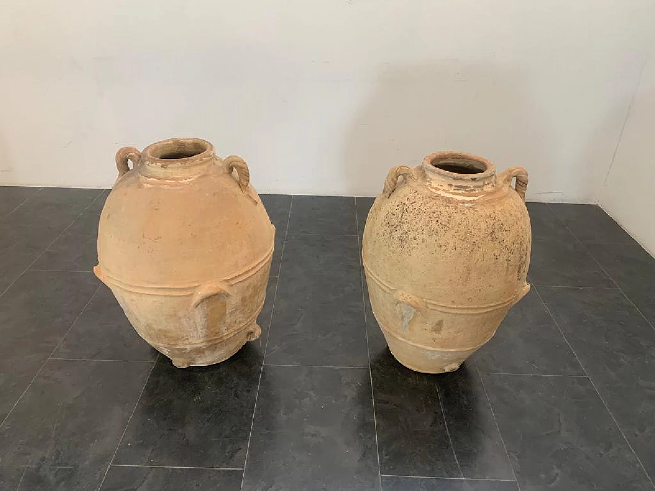 Pair of terracotta jars, early 20th century 2
