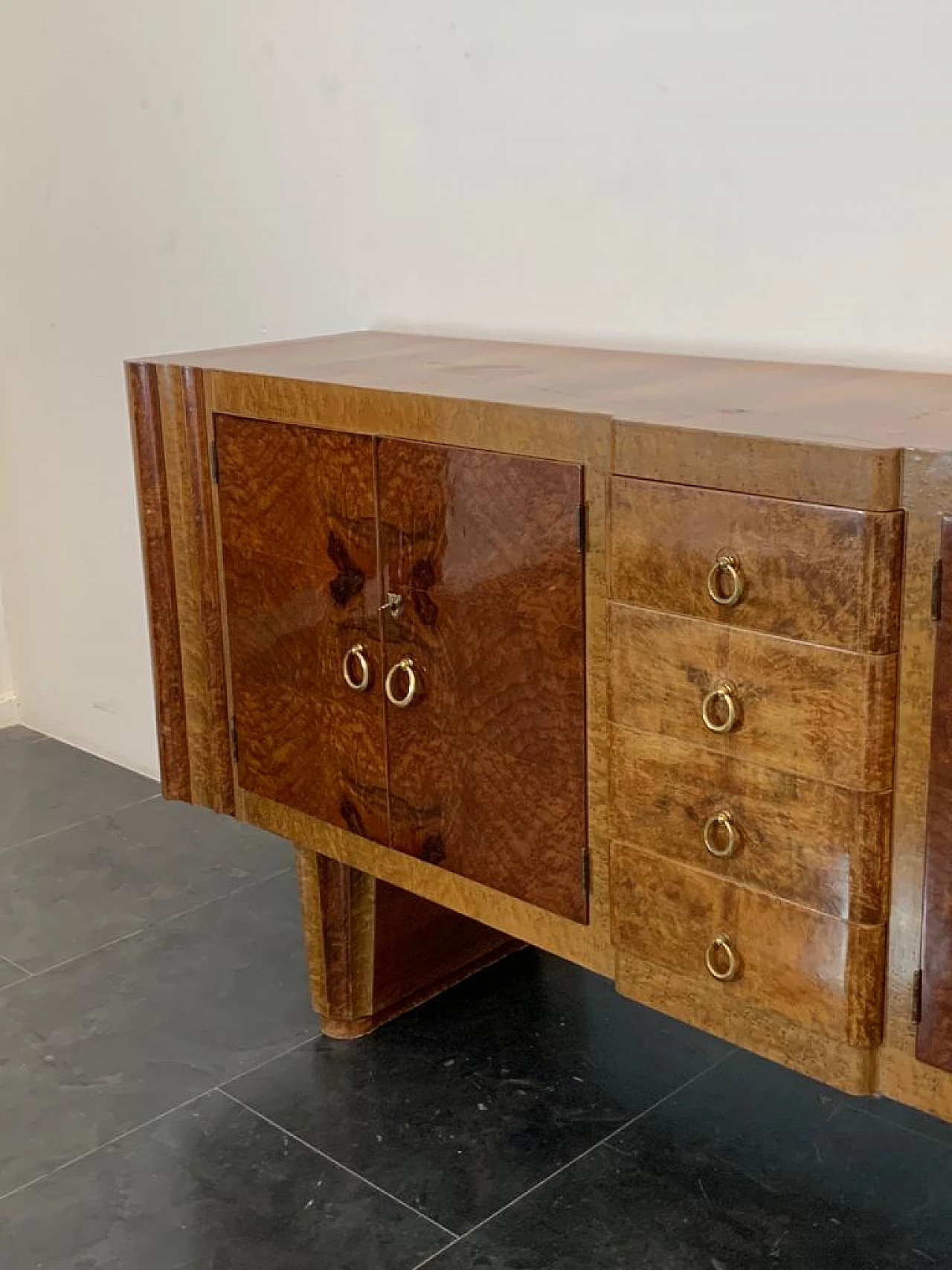 Walnut and maple Art Deco sideboard, 1930s 6