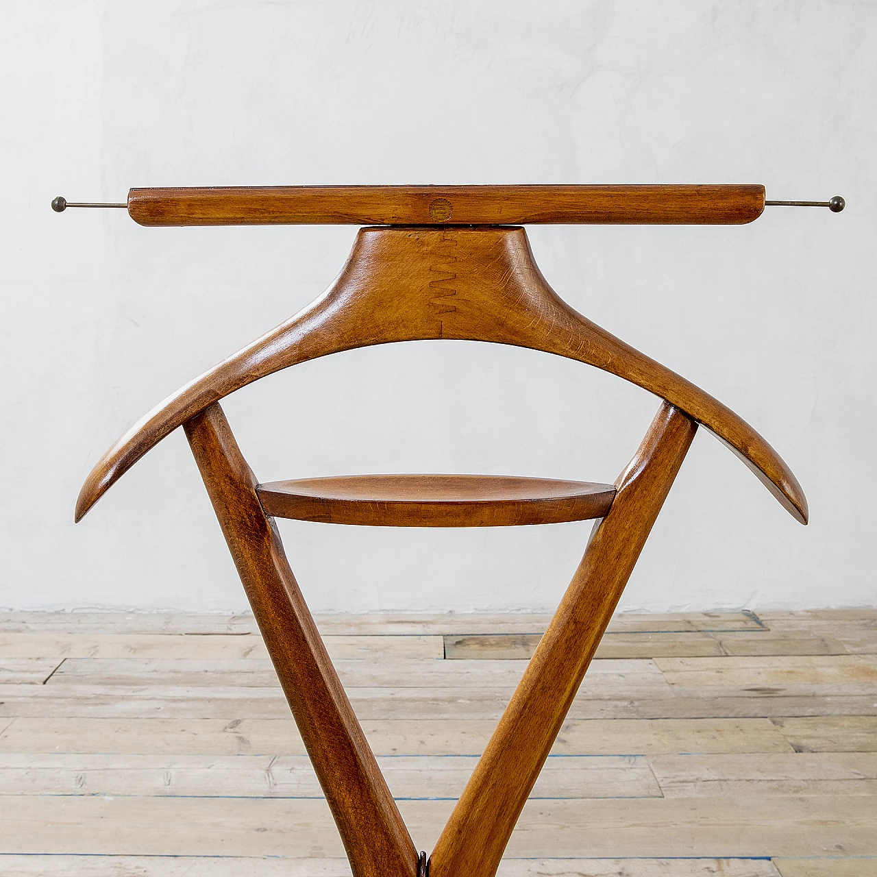 Wood valet stand with casters by Fratelli Reguitti, 1950s 4
