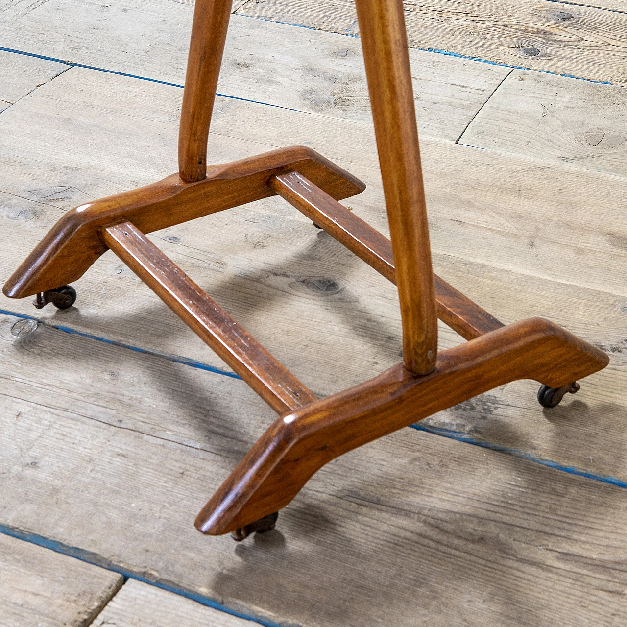 Wood valet stand with casters by Fratelli Reguitti, 1950s 6