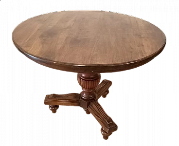 Umbertino round walnut table, late 19th century