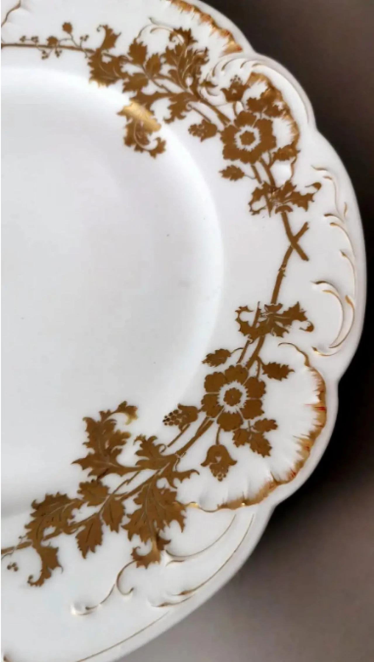 6 Flat plates in white Limoges porcelain with gilded decoration by Haviland, early 20th century 13