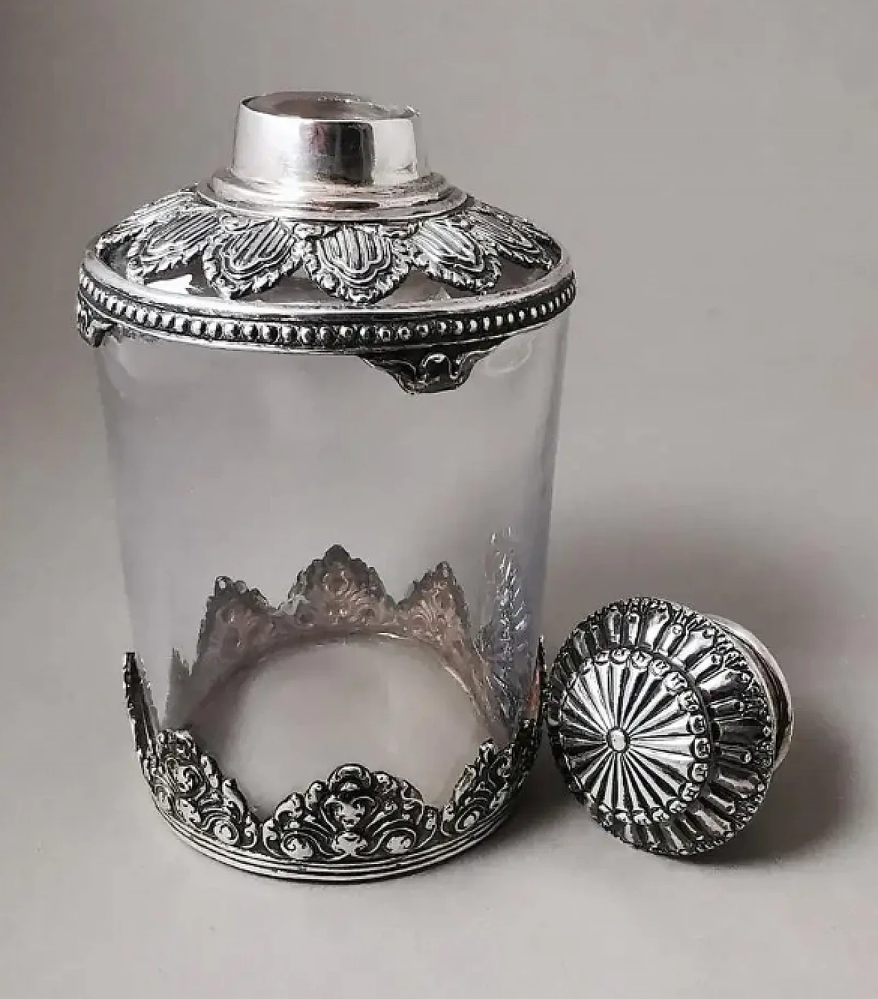 Bottiglia da toilette in cristallo e argento in stile vittoriano, primo '900 5