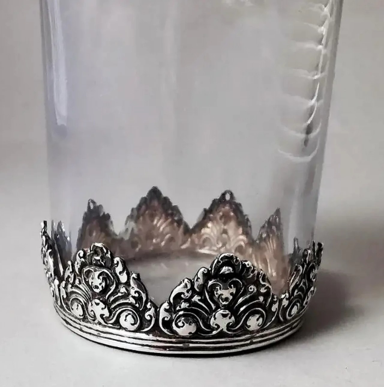 Bottiglia da toilette in cristallo e argento in stile vittoriano, primo '900 10