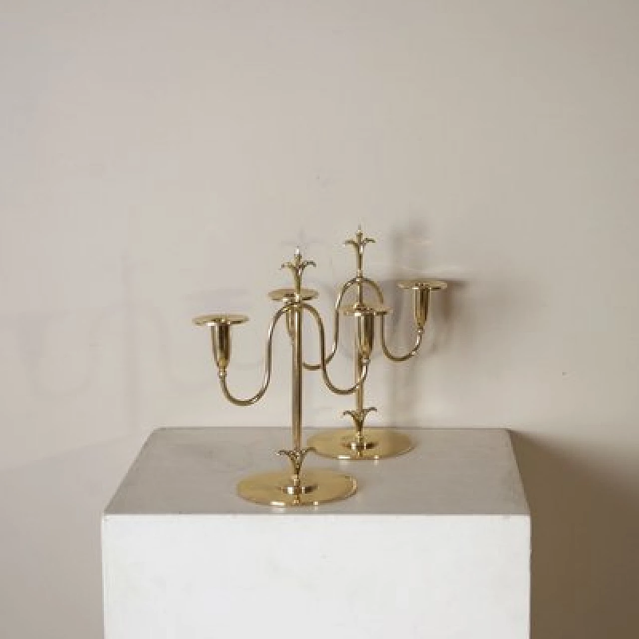 Coppia di candelabri Art Déco in ottone di Gunner Ander, anni '30 4