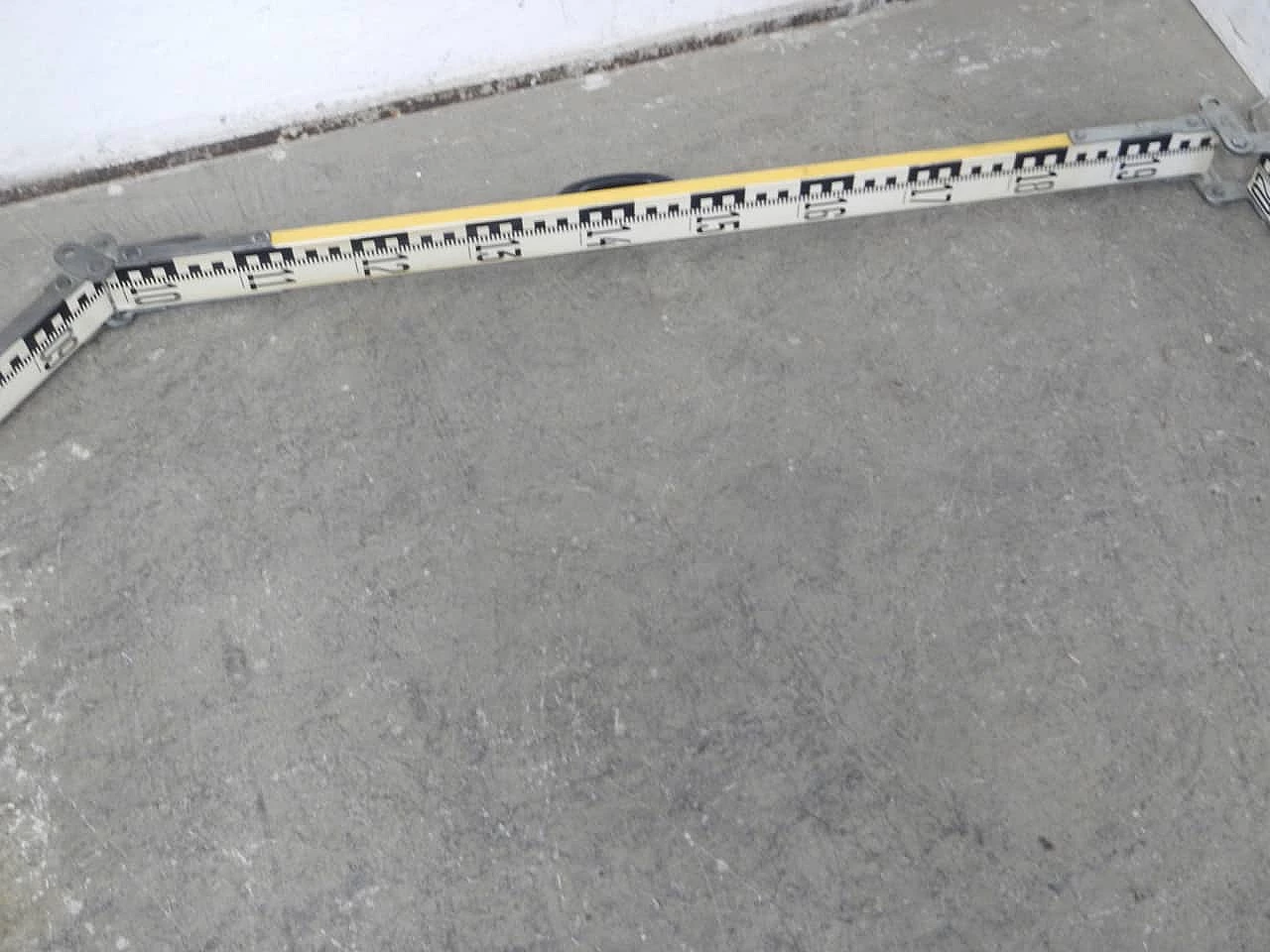 Aluminum construction site level staff, 1980s 5