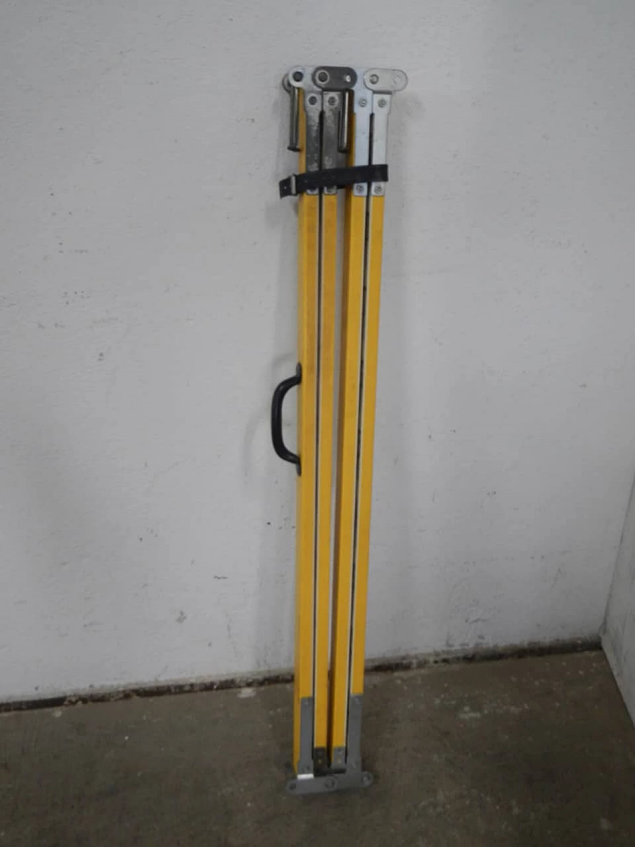 Aluminum construction site level staff, 1980s 10