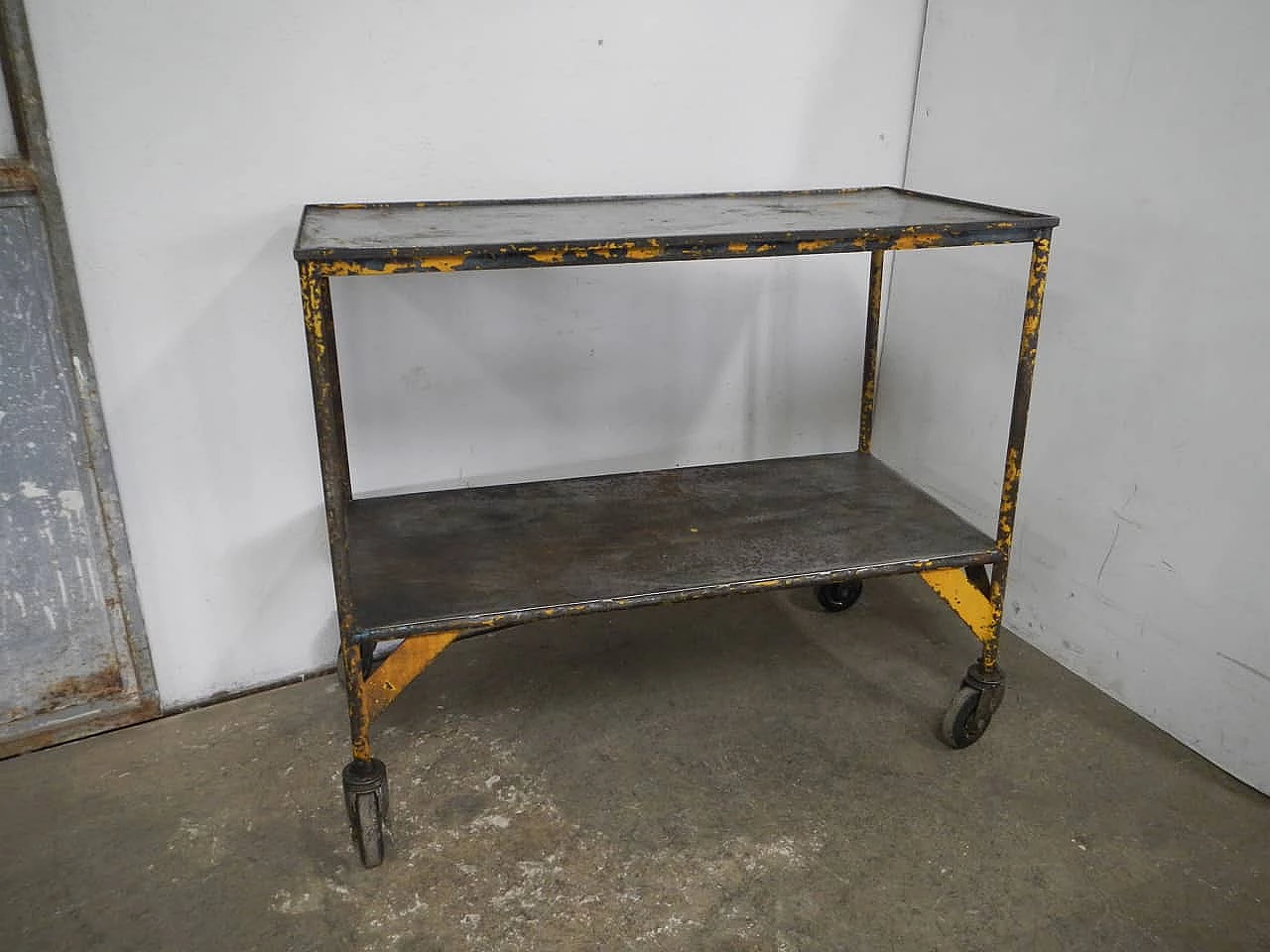 Carrello da officina in ferro grigio e giallo, anni '70 1