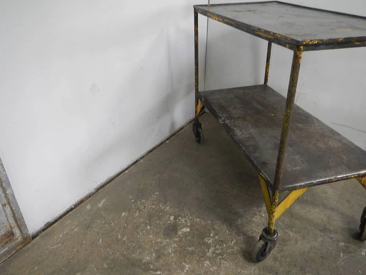 Gray and yellow iron workshop cart, 1970s 4