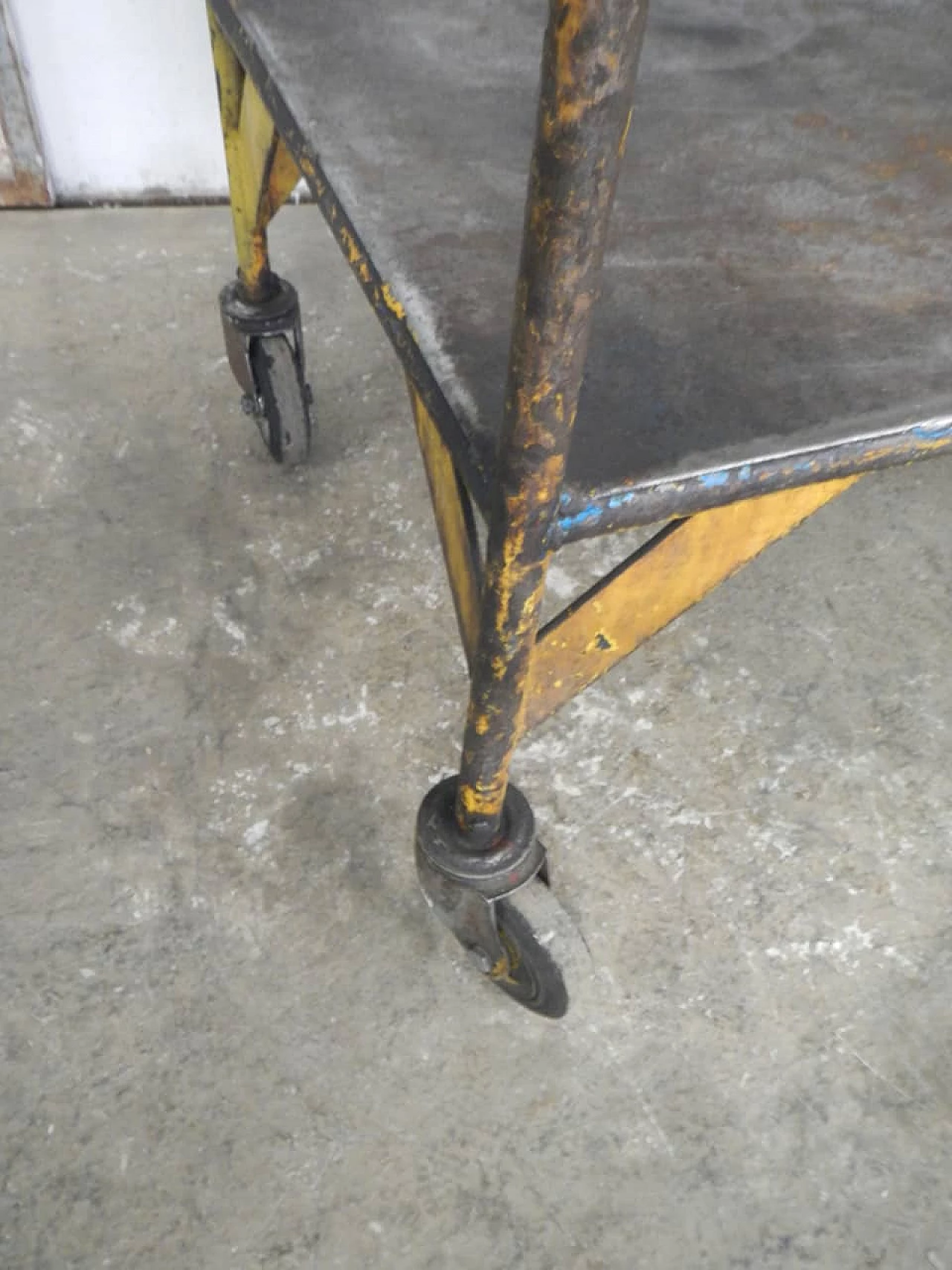 Gray and yellow iron workshop cart, 1970s 8