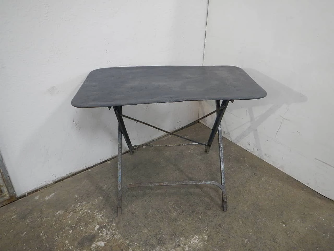 Rectangular folding garden table in grey and white iron, 1950s 3