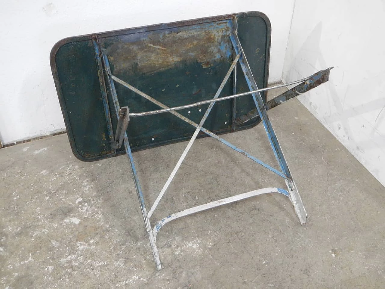 Rectangular folding garden table in grey and white iron, 1950s 6