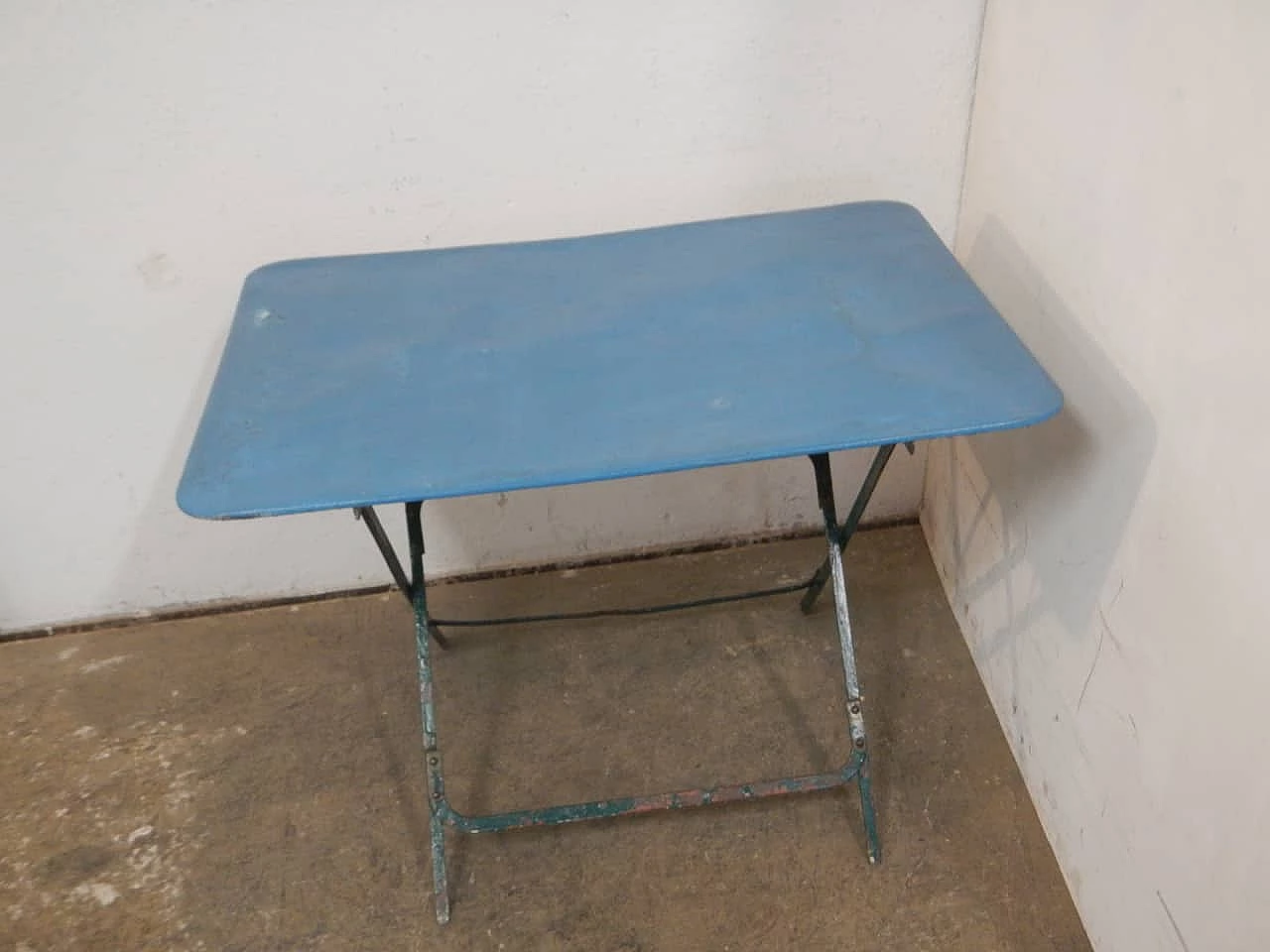 Folding rectangular iron garden table coloured blue and green, 1950s 4