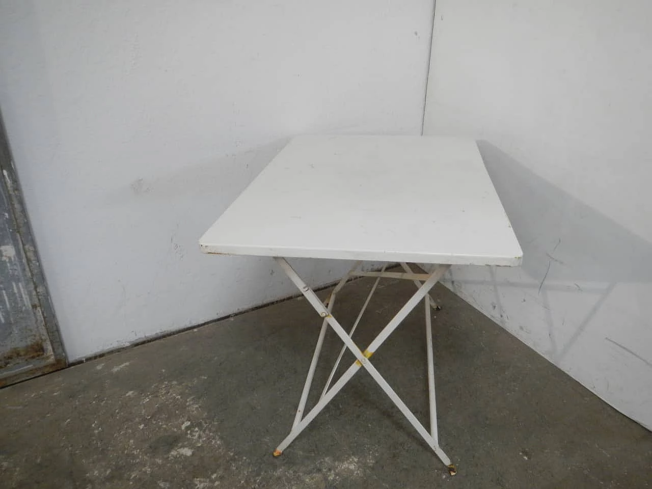 Rectangular folding white iron garden table, 1980s 2