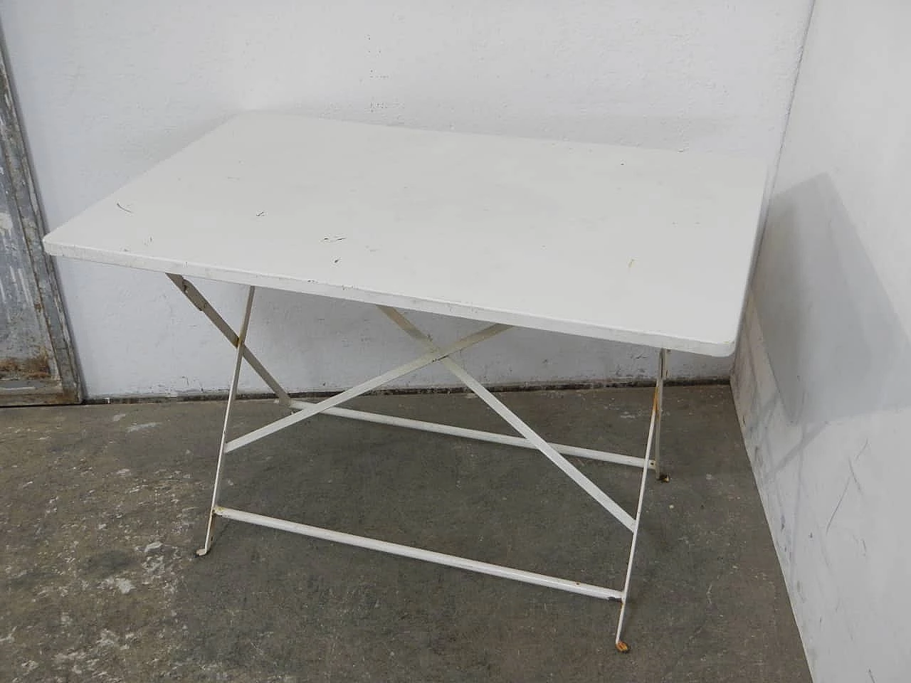 Rectangular folding white iron garden table, 1980s 4