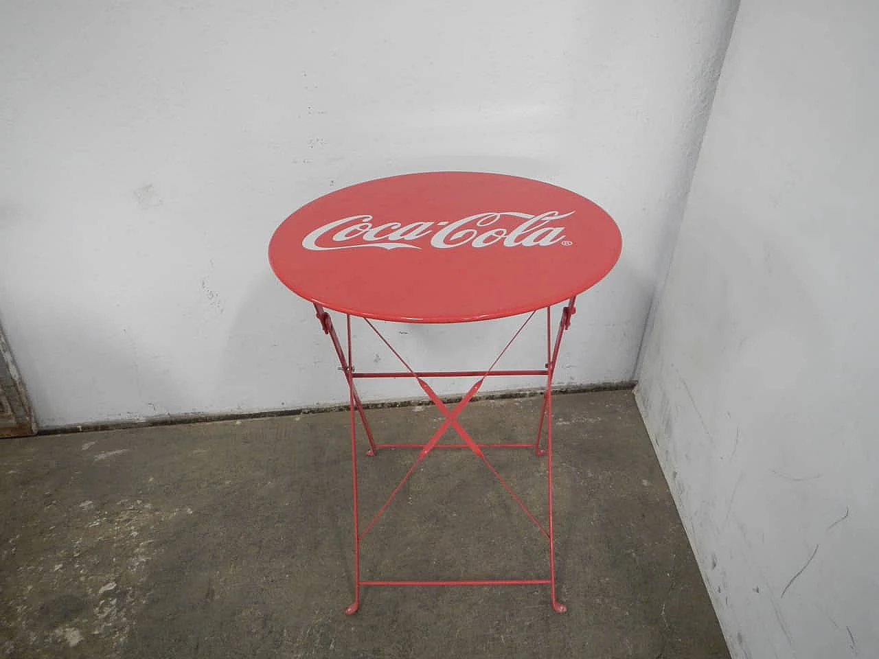 Tavolo da giardino rotondo Coca Cola in ferro, anni '70 6