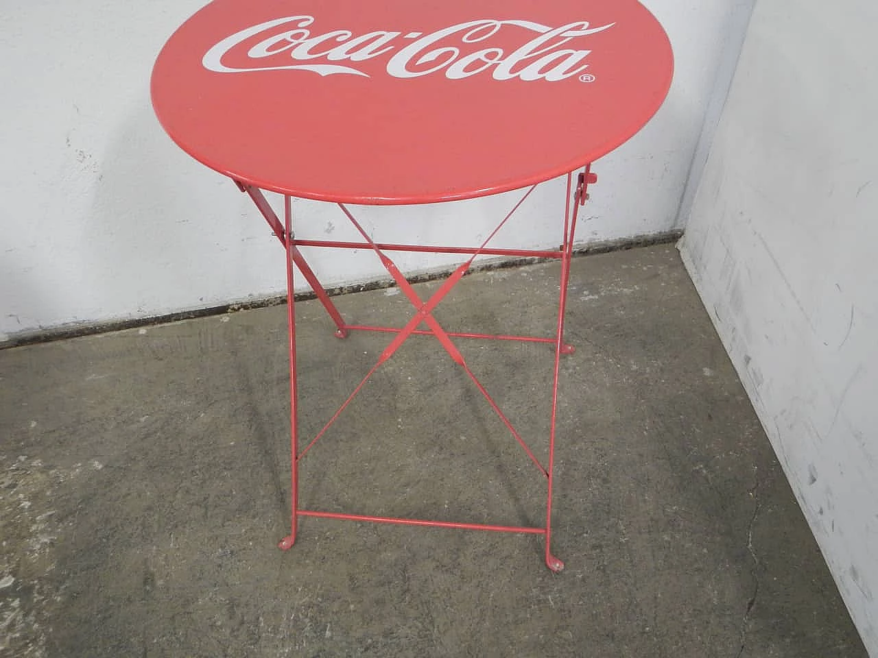 Coca Cola iron round garden table, 1970s 8