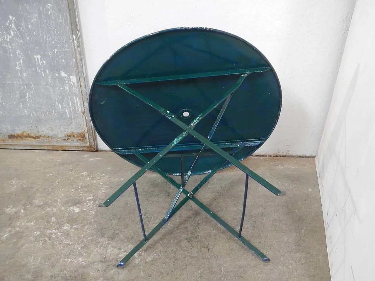 Green iron round garden table, 1970s 6