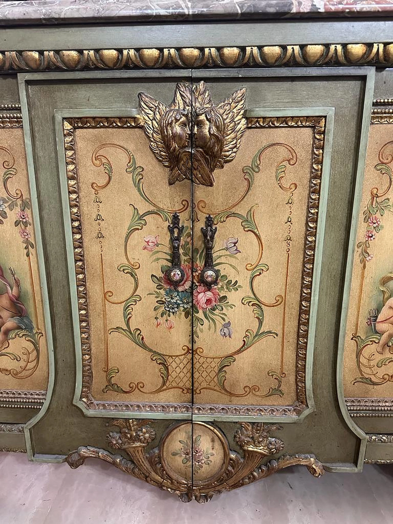 Credenza in stile Luigi XVI con decorazioni in stile veneziano Rococò, inizio '900 4