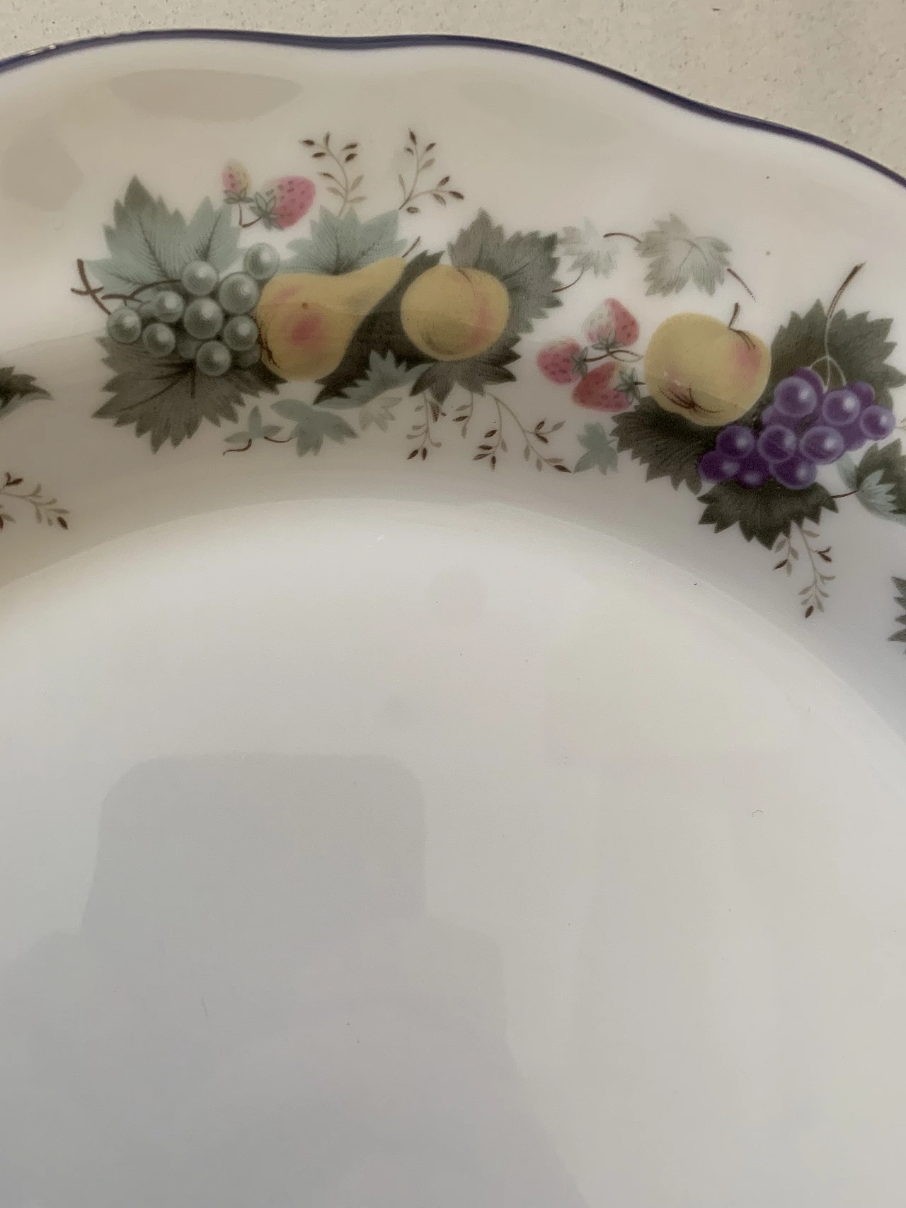 Royal Doulton porcelain plates set with floral decoration, 1990s 15