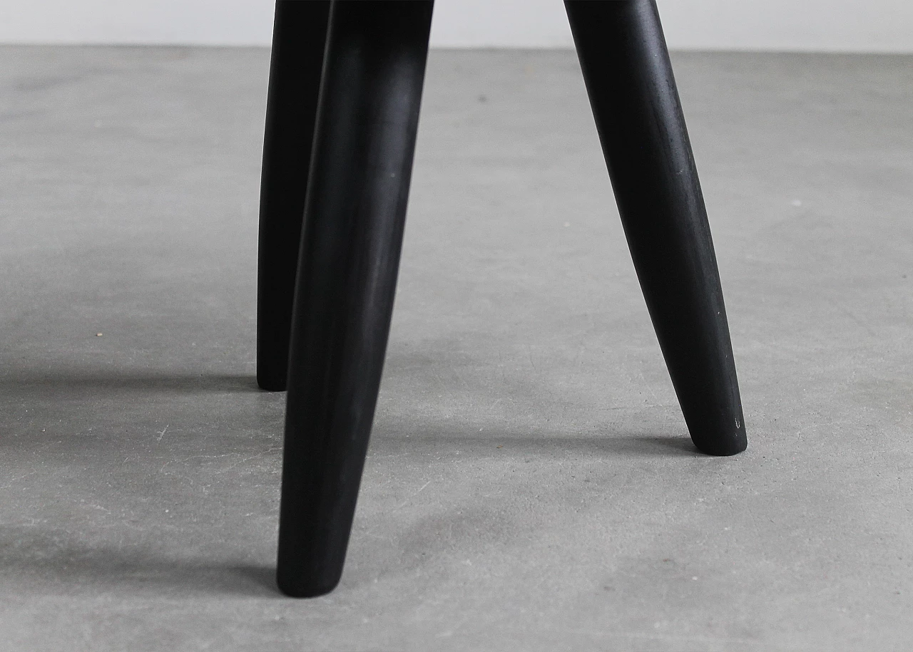 Coppia di sgabelli in legno nero nello stile di Charlotte Perriand, anni '50 4