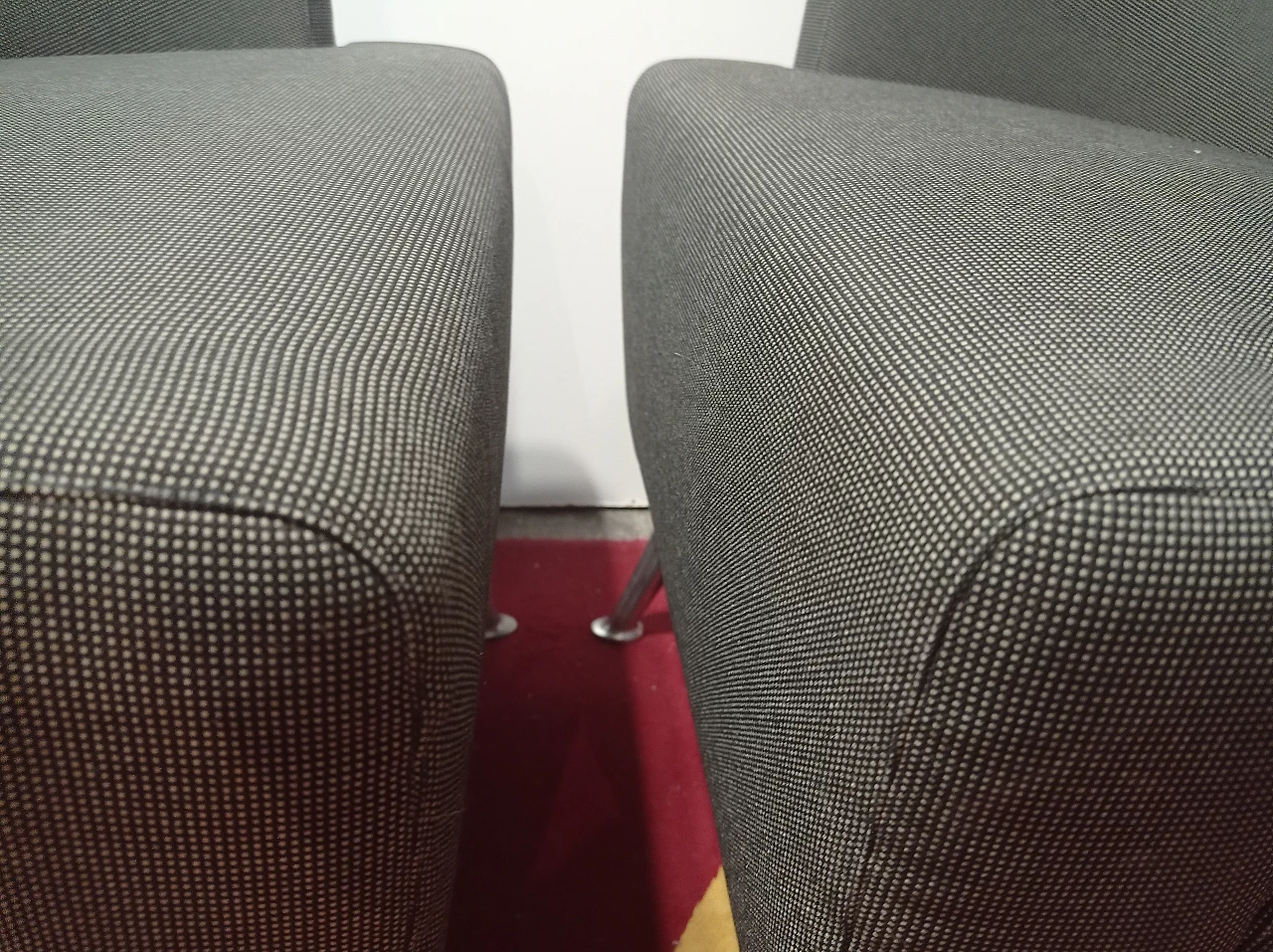 Coppia di poltrone Jules di Enrico Franzolini per Moroso 35