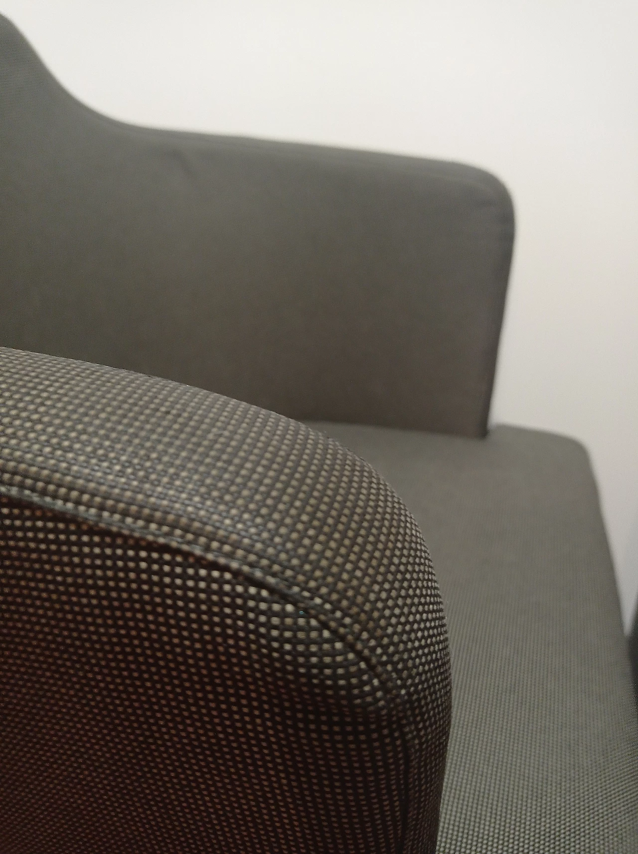 Coppia di poltrone Jules di Enrico Franzolini per Moroso 37