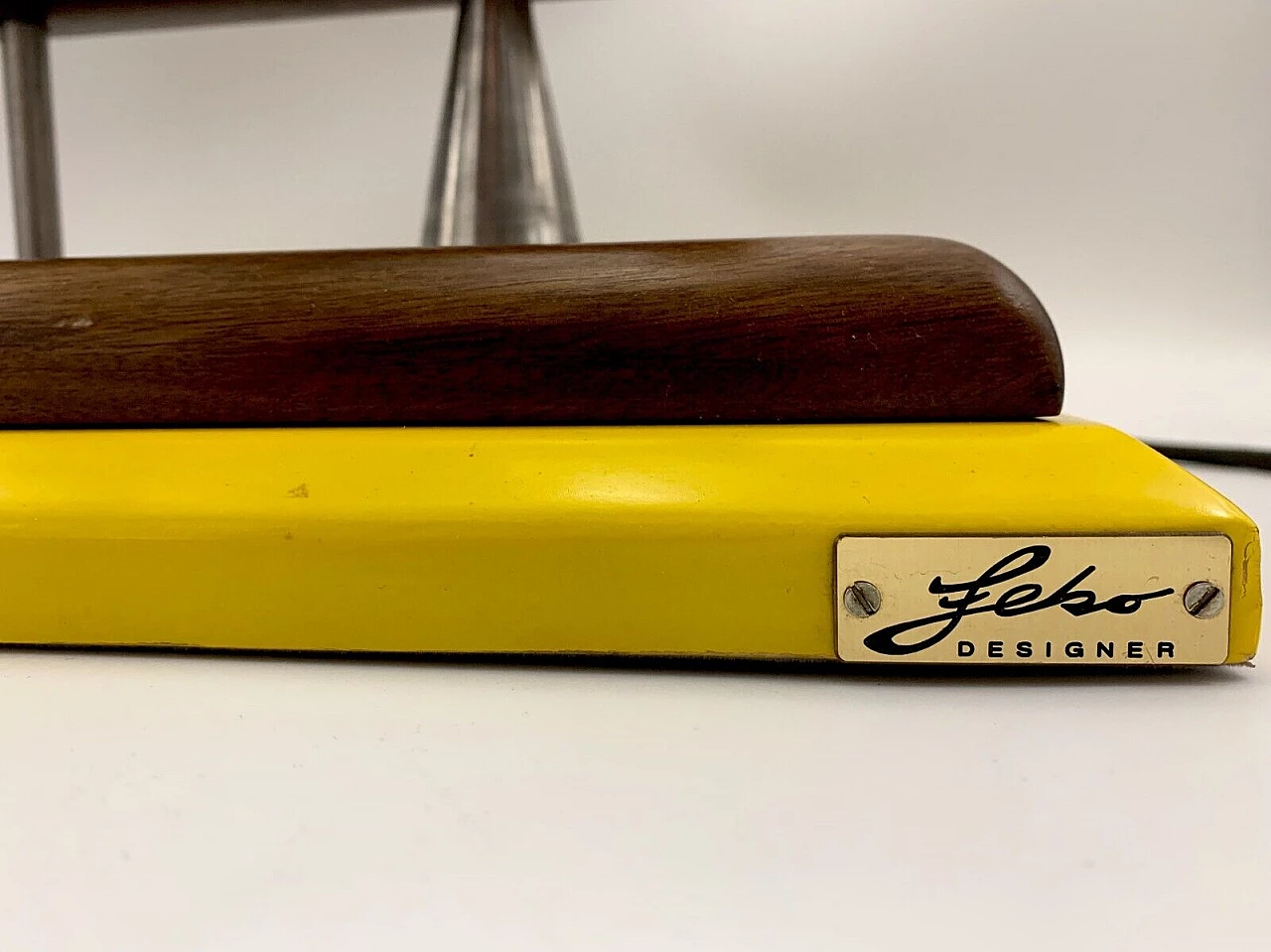 Lampada da tavolo in metallo, legno e vetro di Febo, anni '70 7