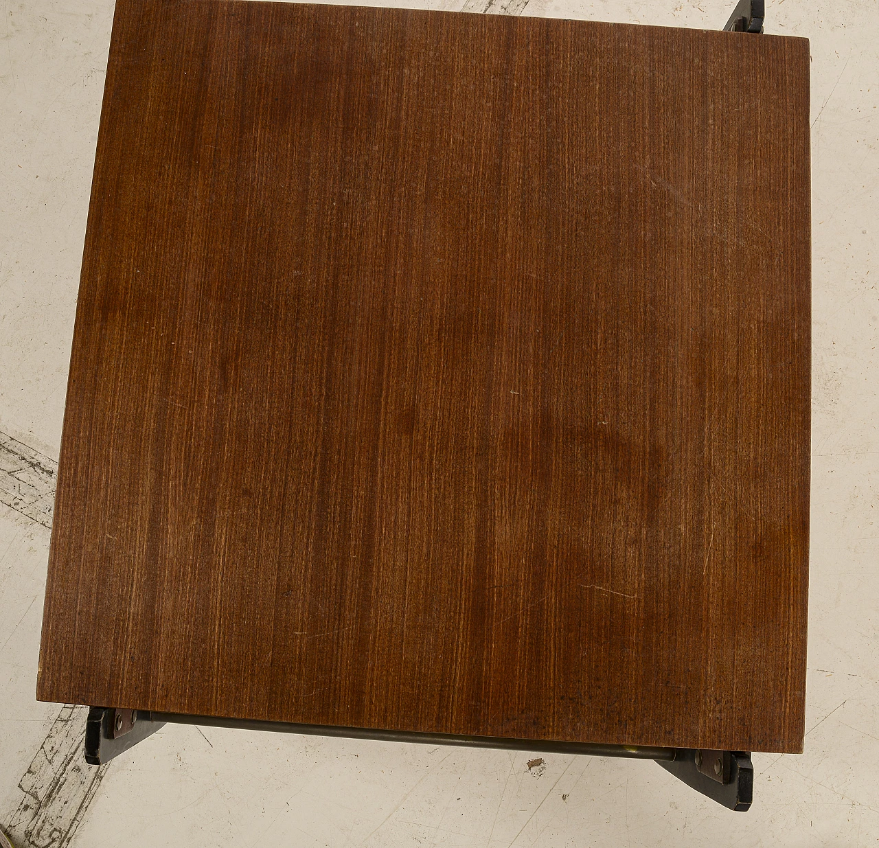 Tavolino in legno impiallacciato noce e metallo, anni '60 7