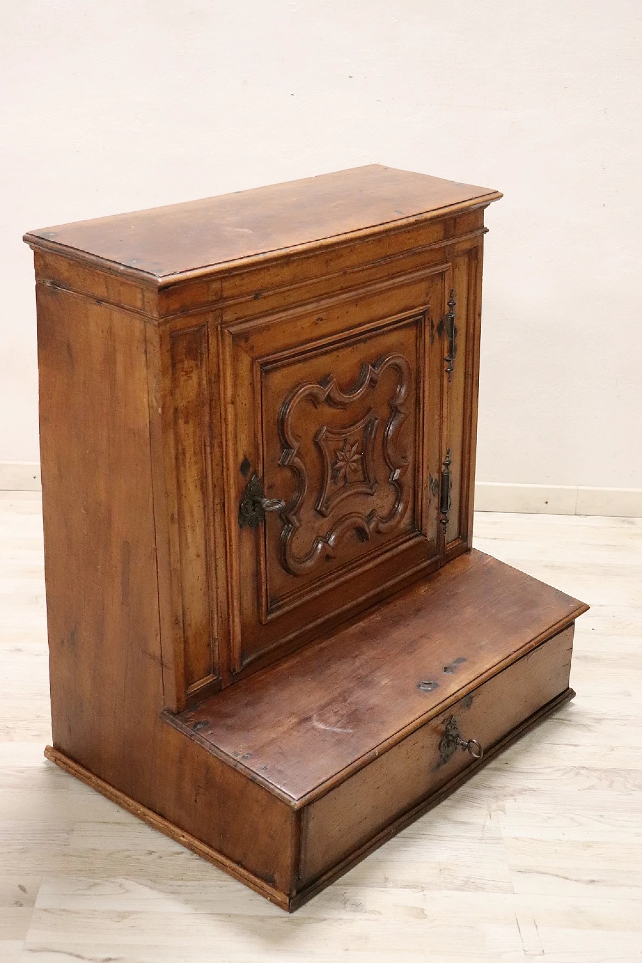 Louis XIV solid walnut kneeling-stool, mid-17th century 2