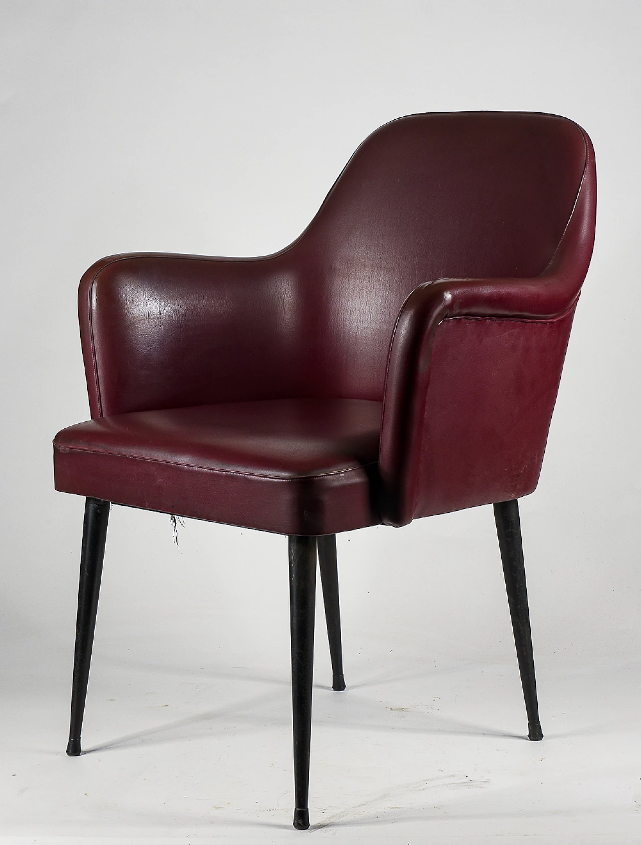 Burgundy leather armchair, 1970s 1