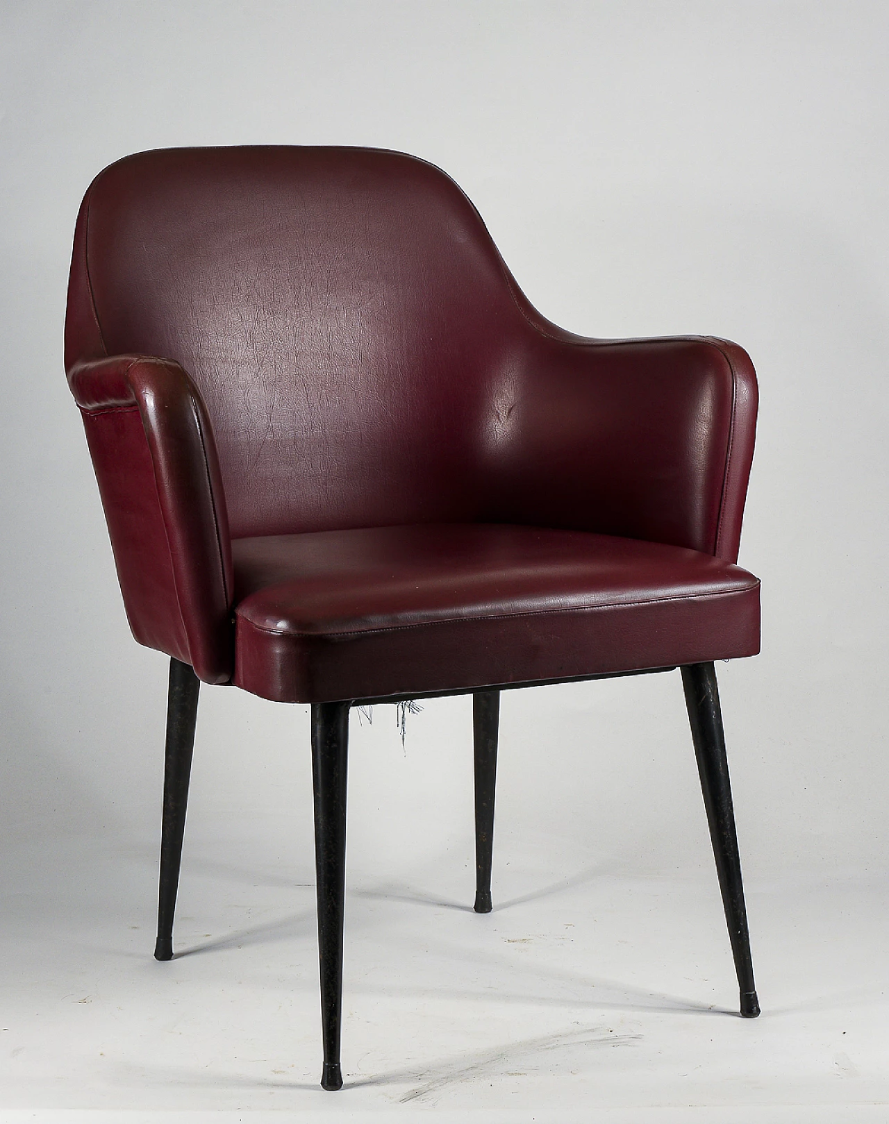 Burgundy leather armchair, 1970s 6