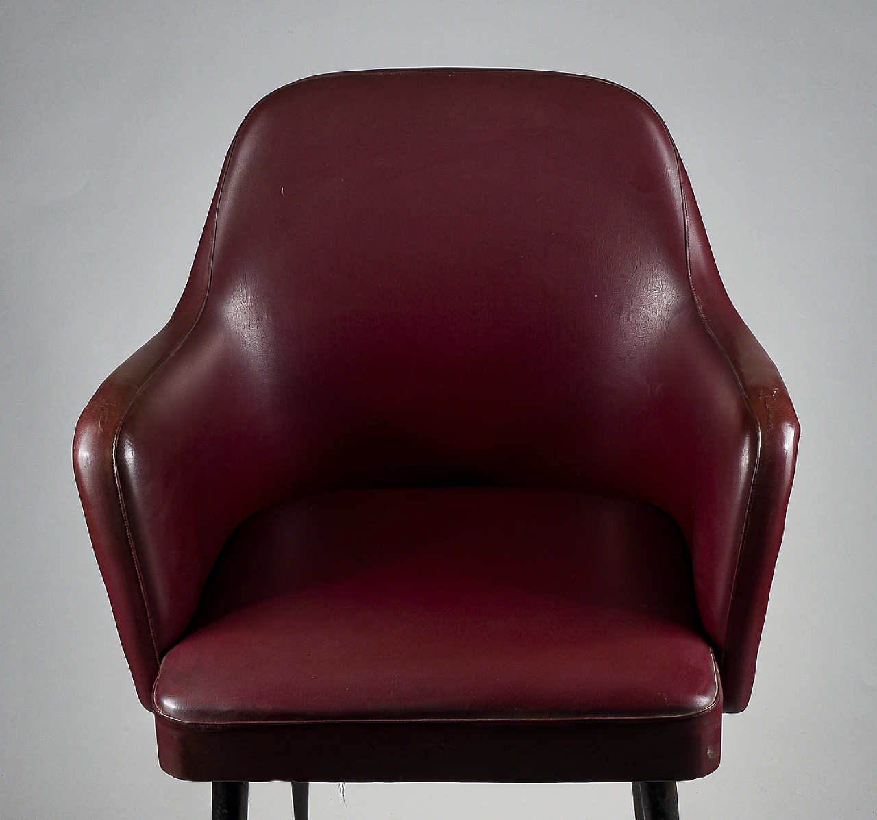 Burgundy leather armchair, 1970s 8