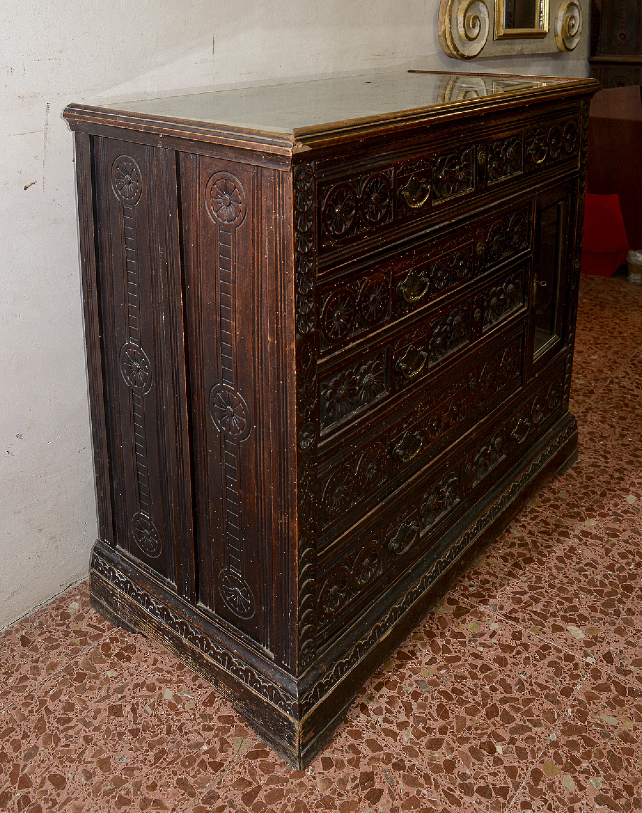 Solid carved and sculpted walnut dresser with glass top, late 19th century 3