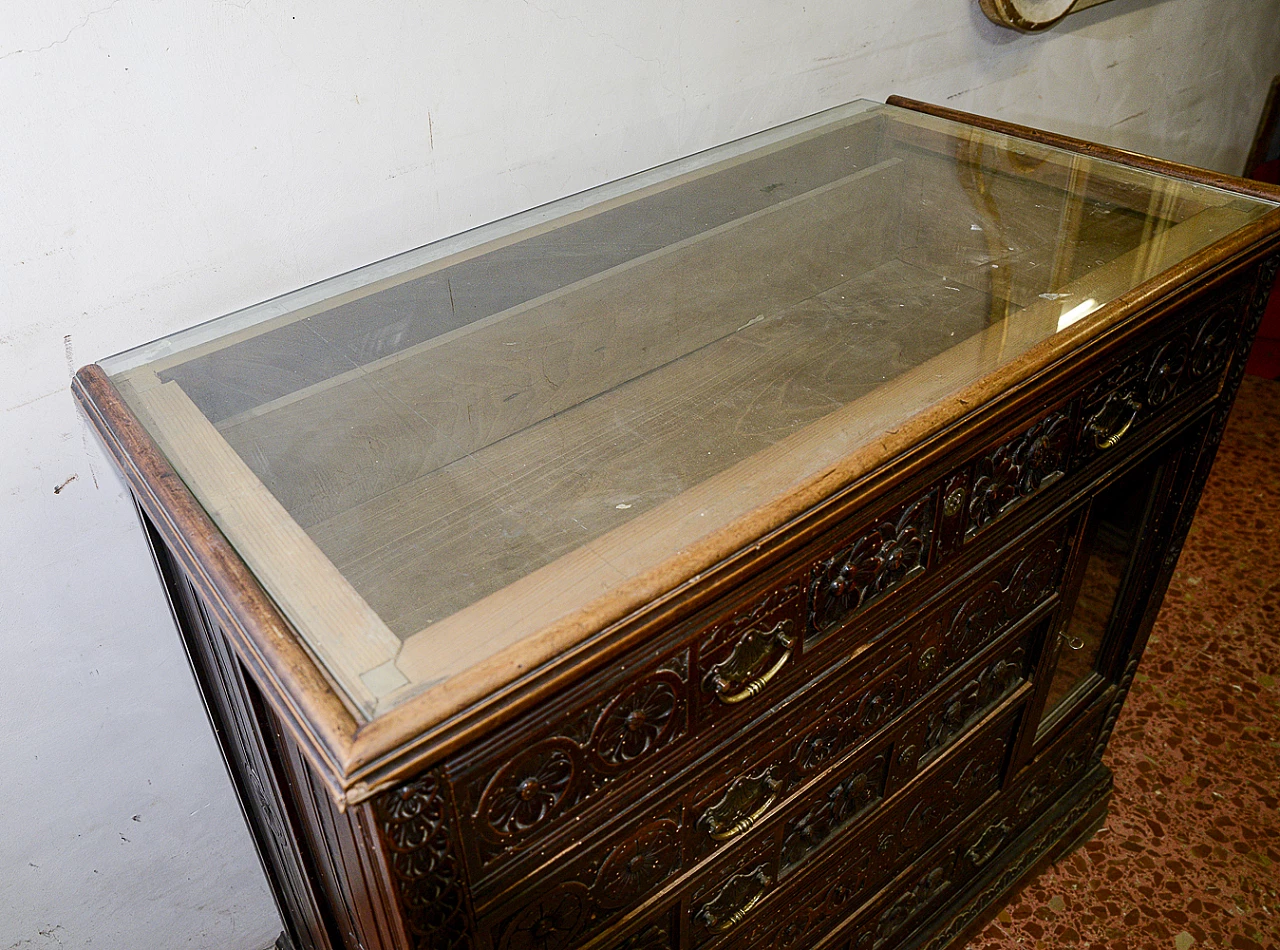 Solid carved and sculpted walnut dresser with glass top, late 19th century 4