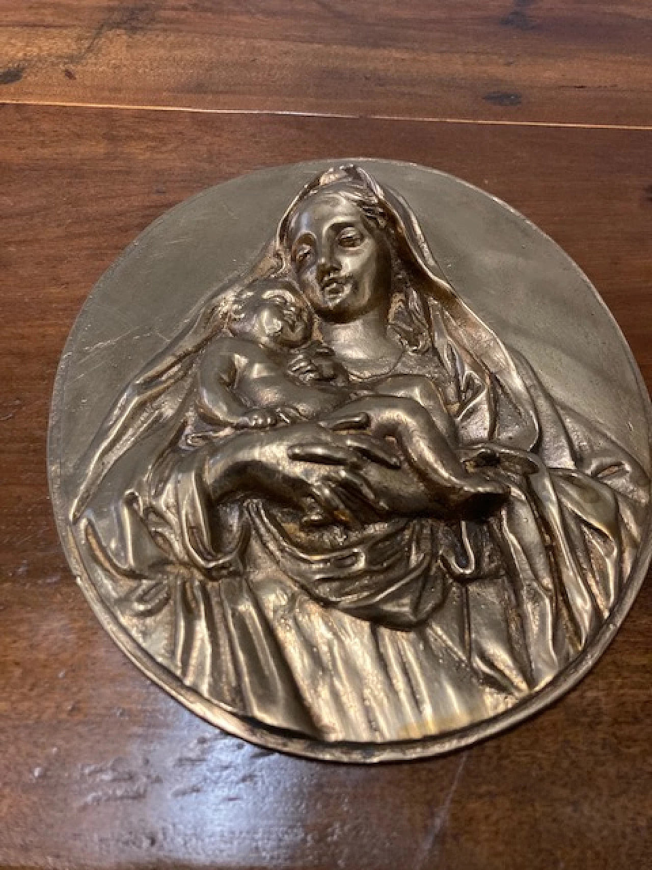 Bronze oval high-relief of the Virgin and Child, 19th century 2