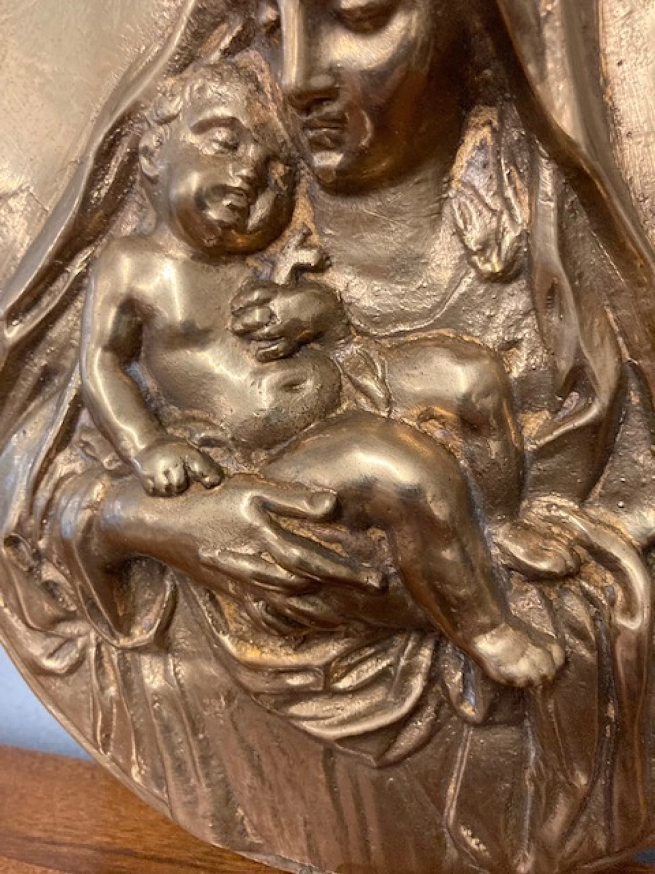 Altorilievo ovale in bronzo con la Vergine e il Bambino, '800 8
