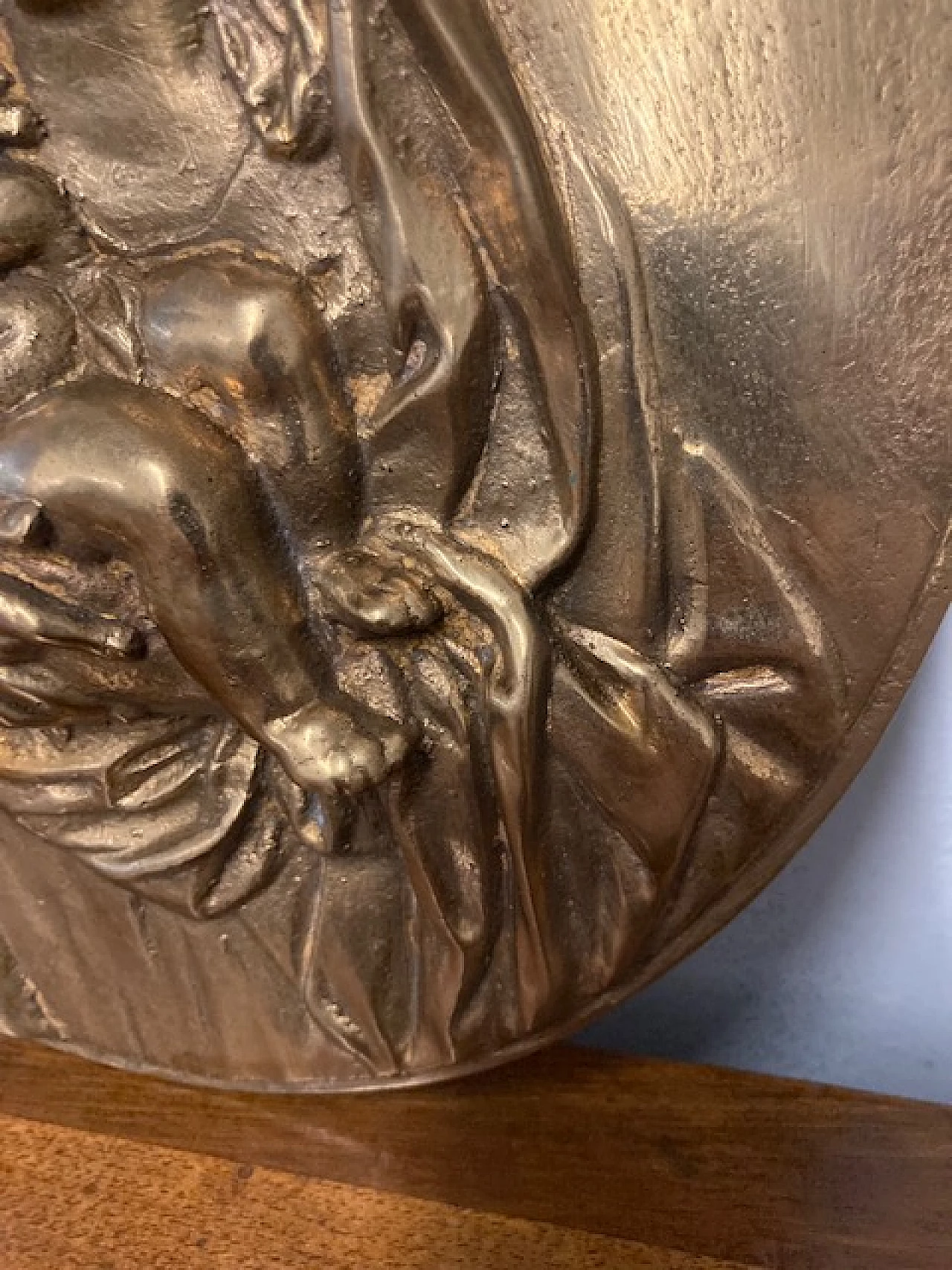 Altorilievo ovale in bronzo con la Vergine e il Bambino, '800 9