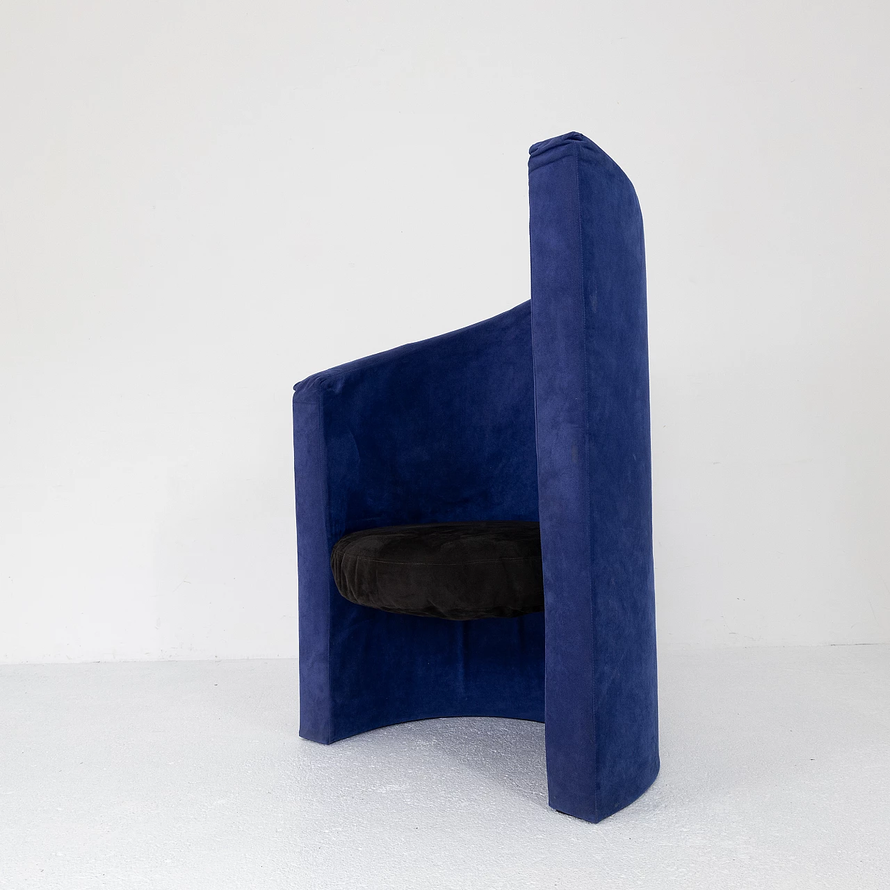 Blue and black velvet armchair, 1970s 7