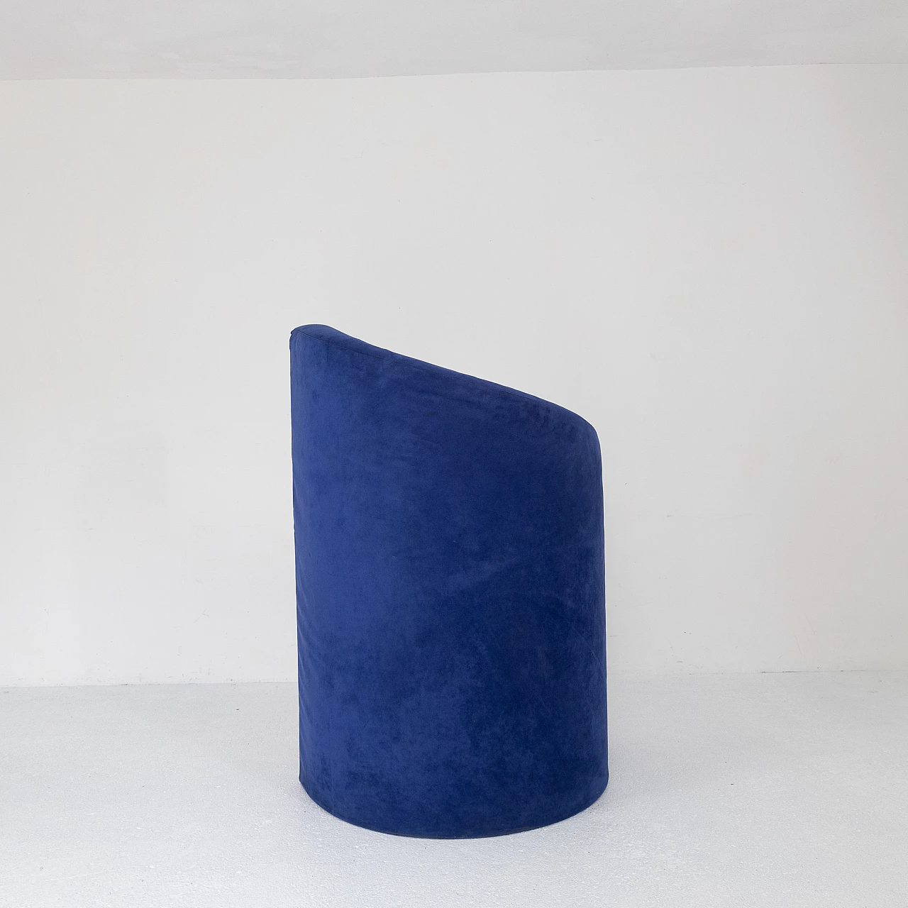 Blue and black velvet armchair, 1970s 9