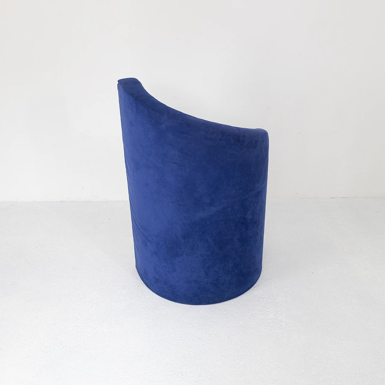 Blue and black velvet armchair, 1970s 10