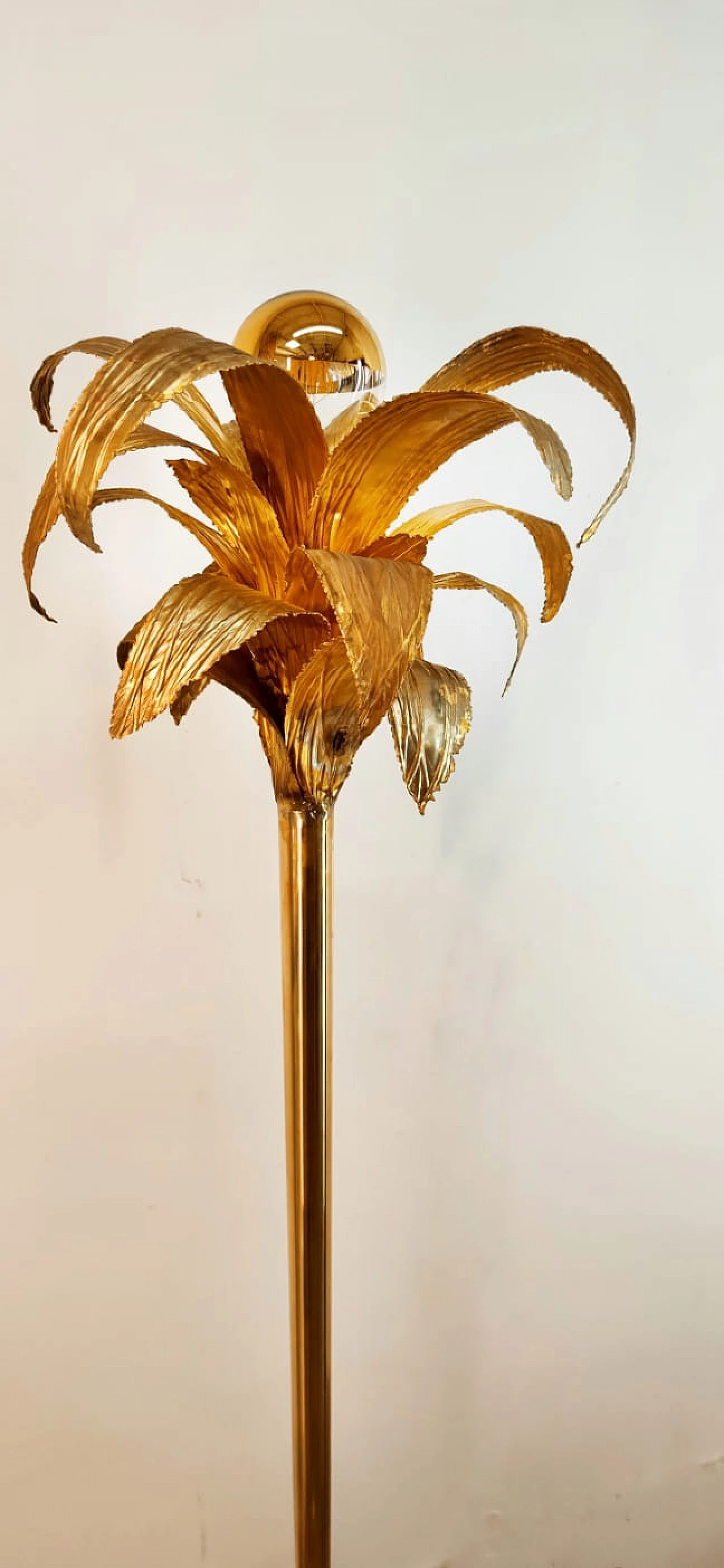 Lampada da terra in ottone a forma di palma con cobra, anni '70 4