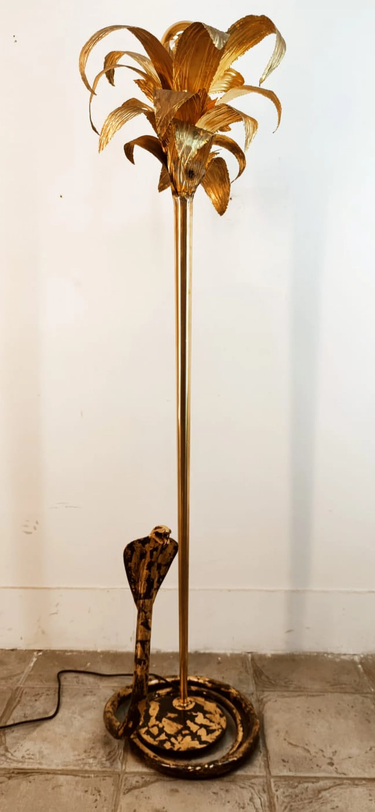 Brass palm tree-shaped floor lamp with cobra, 1970s 8