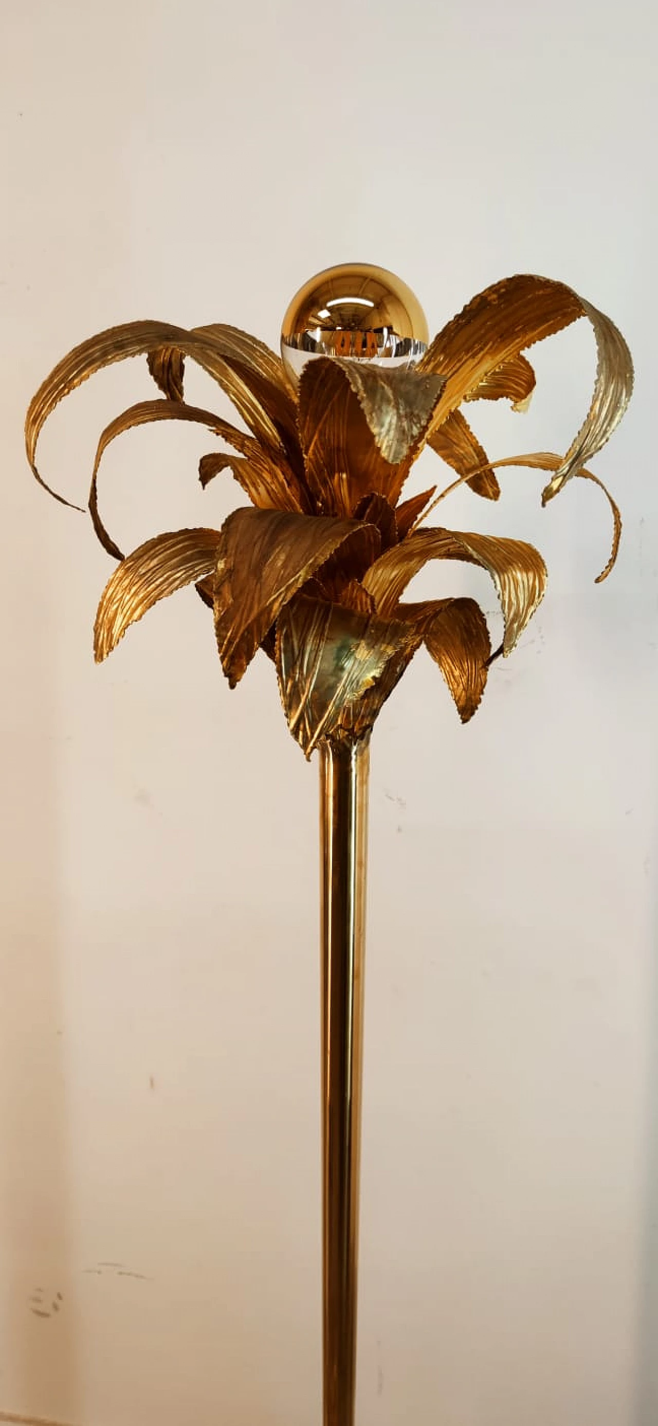Lampada da terra in ottone a forma di palma con cobra, anni '70 9