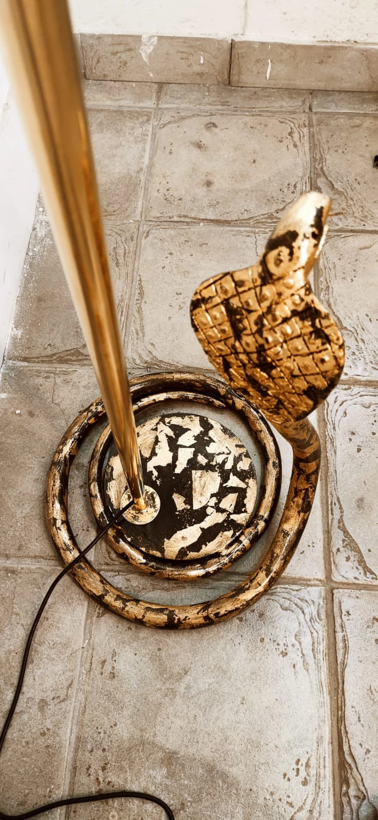 Brass palm tree-shaped floor lamp with cobra, 1970s 17