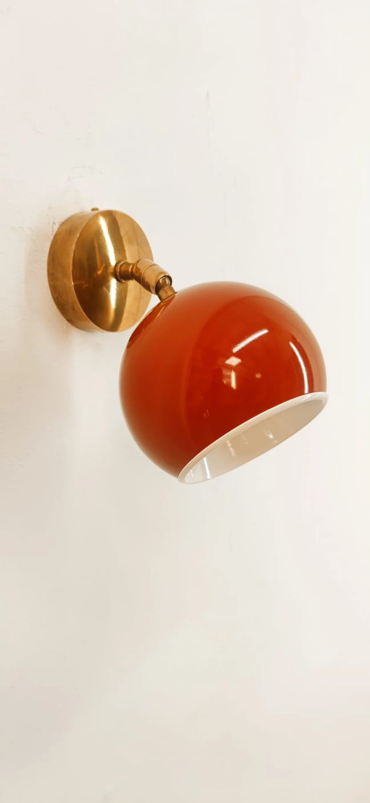 Applique regolabile in ottone e metallo rosso, anni '70 3