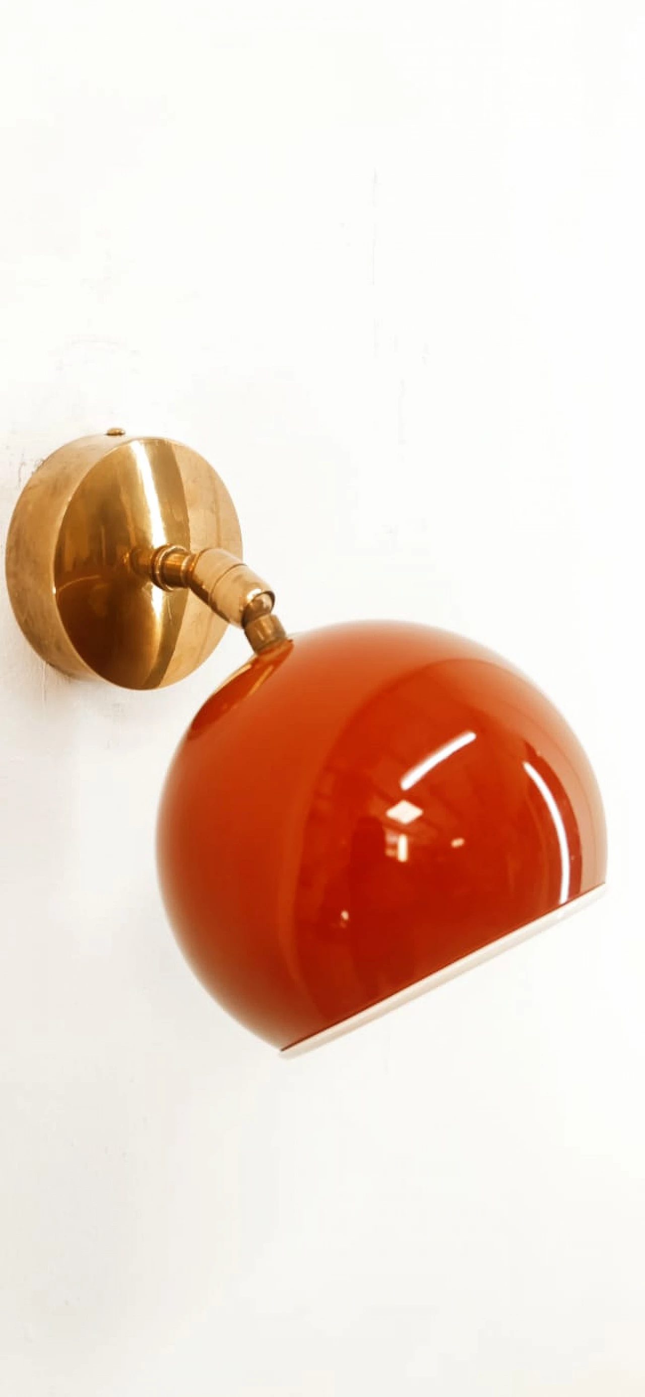 Applique regolabile in ottone e metallo rosso, anni '70 10