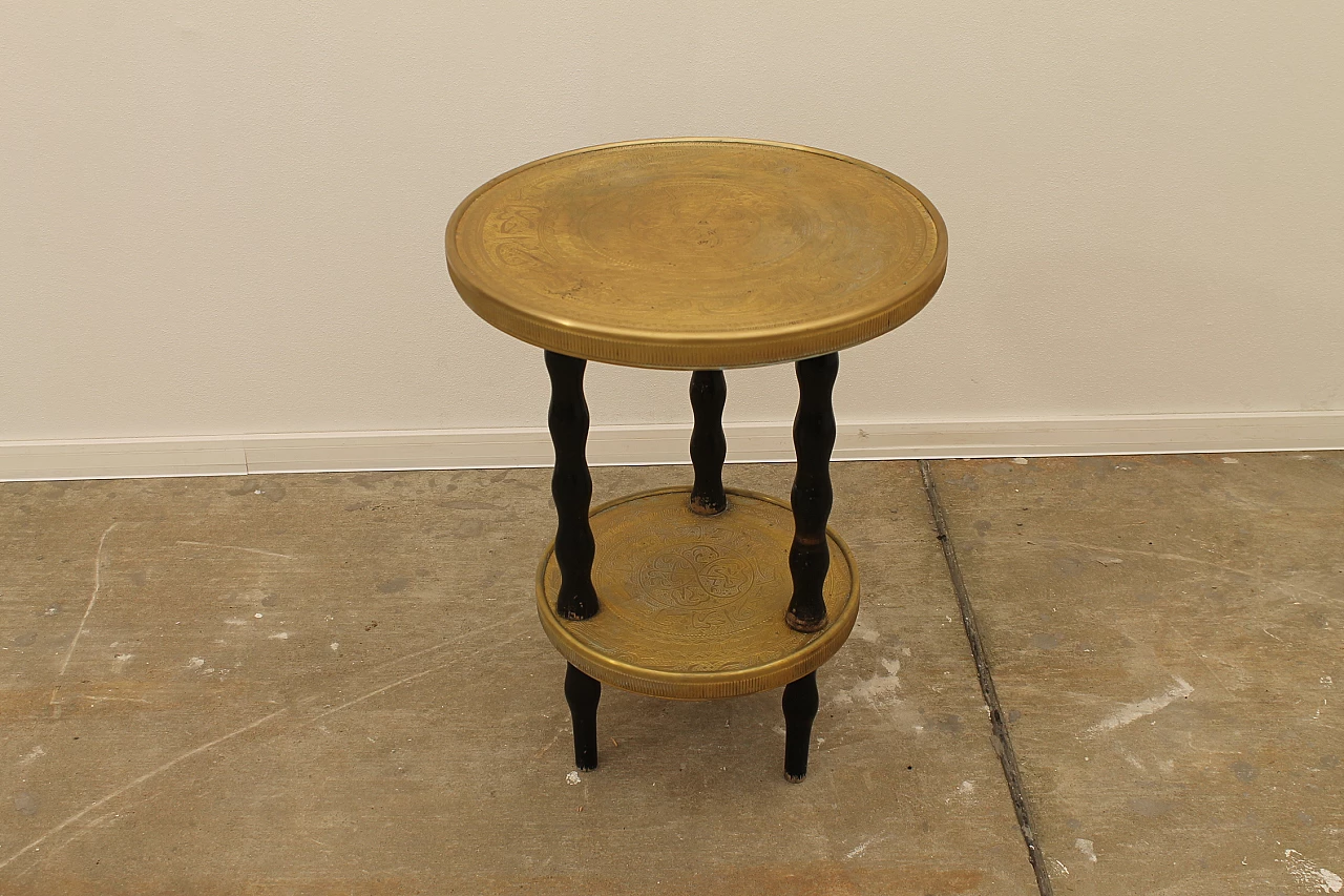 Art Deco round walnut and brass coffee table, 1930s 2